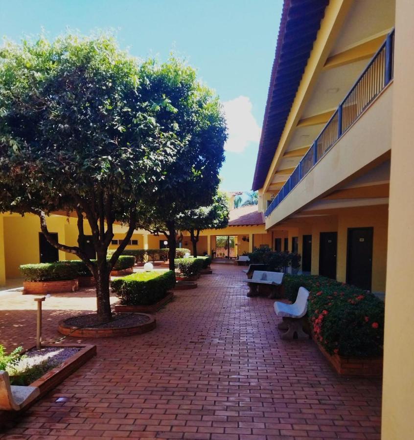 רונדונופוליס Hotel Marathi Park מראה חיצוני תמונה